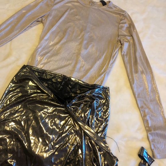 Set - Picture 4 of 4